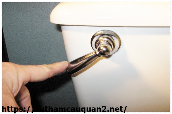 Bồn cầu bị cạn nước do kh&oacute;a nước hỏng