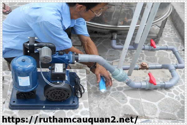 Kiểm tra bể chứa nước khi bồn cầu bị cạn nước