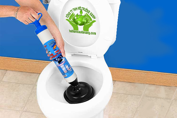 Dụng cụ th&ocirc;ng bồn cầu tại nh&agrave;.
