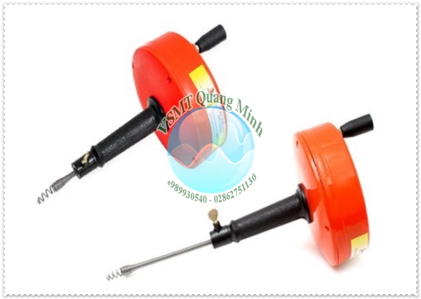 Thông bồn cầu bằng dây lò xo quay tay